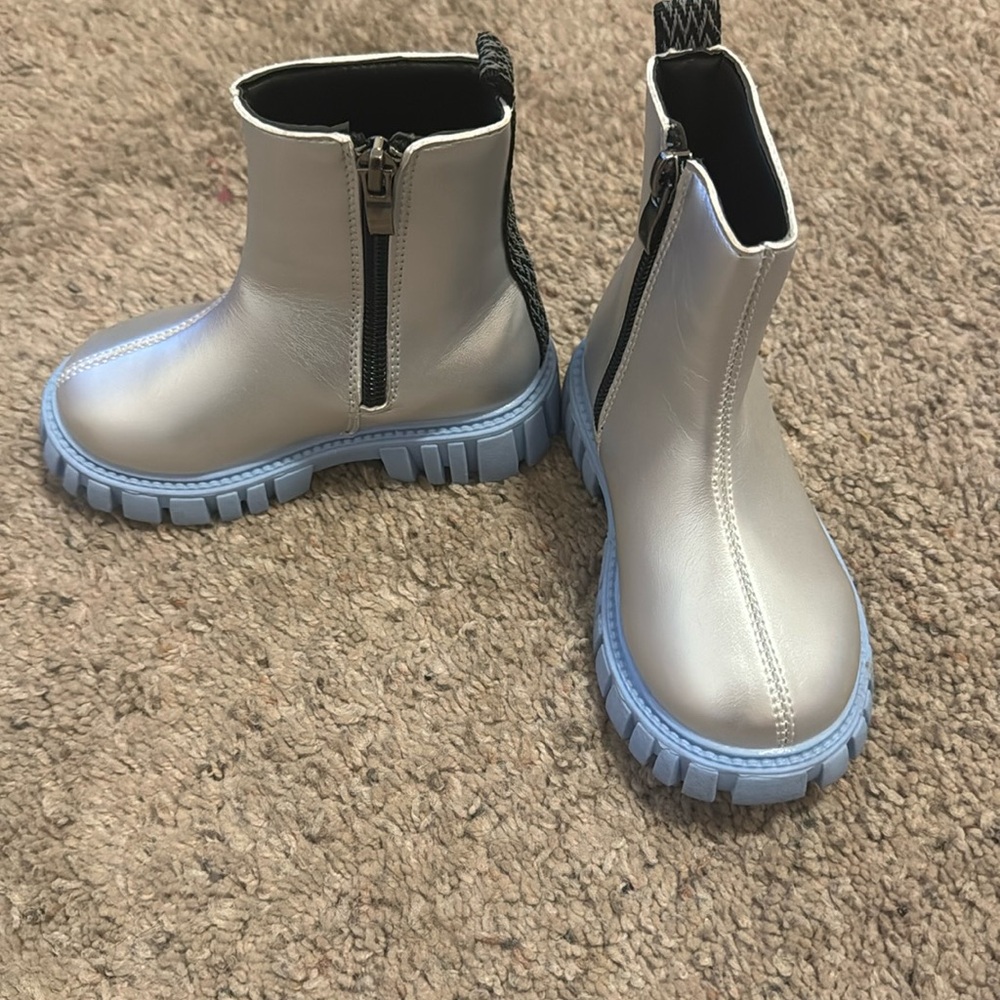 Toddler girl silver and blue combat boots - size 8C